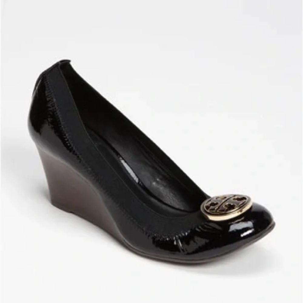 TORY BURCH Caroline Black Patent Leather Wedge Heels w Gold Logo